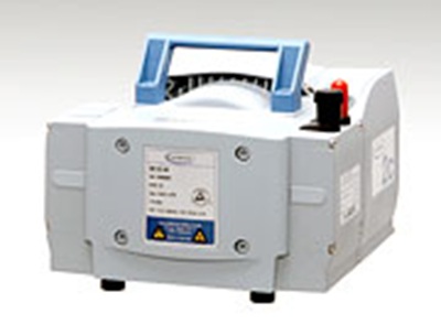 ドライ真空ポンプ製品画像